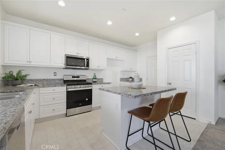 9657 Summertime Ter, Riverside, California 92508