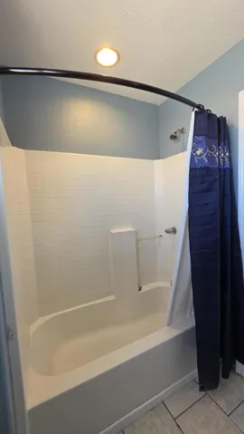 Master Bedroom Bathroom