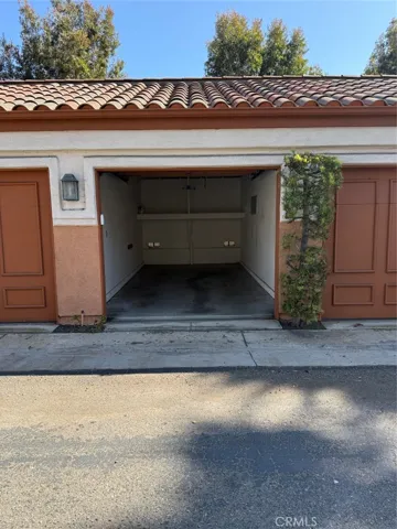 one car detached garage