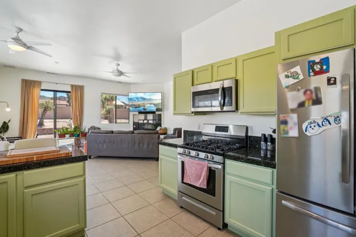 14-web-or-mls-Desert Gold Dr-S0704-014