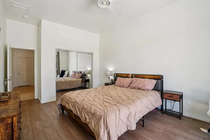 19-web-or-mls-Desert Gold Dr-S0704-019