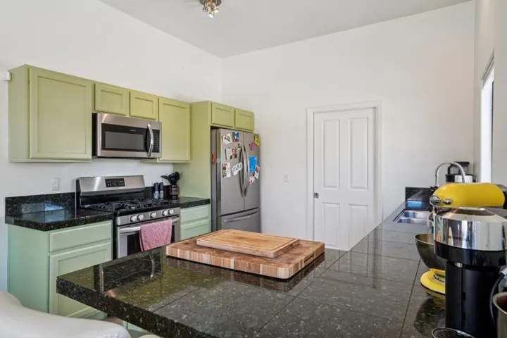 12-web-or-mls-Desert Gold Dr-S0704-012