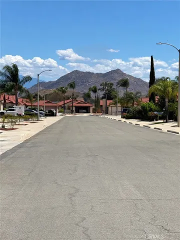 View in the neighborhood
