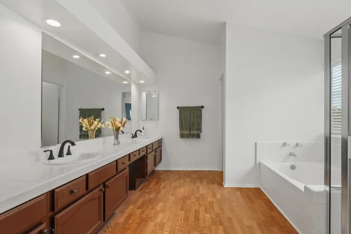 32_12052938_187498_187498-EI-132