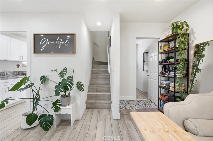 1 bed unit - these pics were cleaned up and for virtual reference only