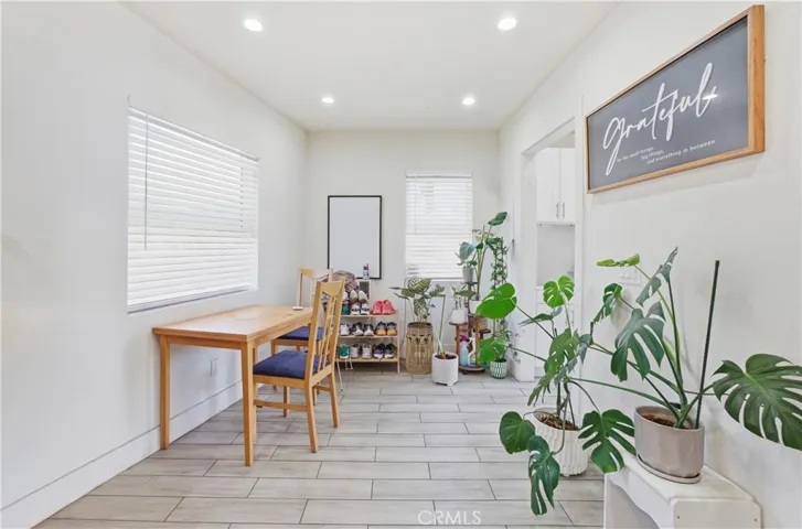 1 bed unit - these pics were cleaned up and for virtual reference only