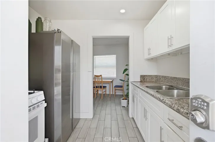1 bed unit - these pics were cleaned up and for virtual reference only