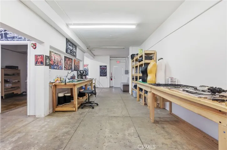 workshop/retail