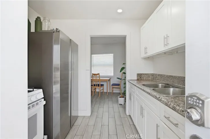 1 bed unit - these pics were cleaned up and for virtual reference only