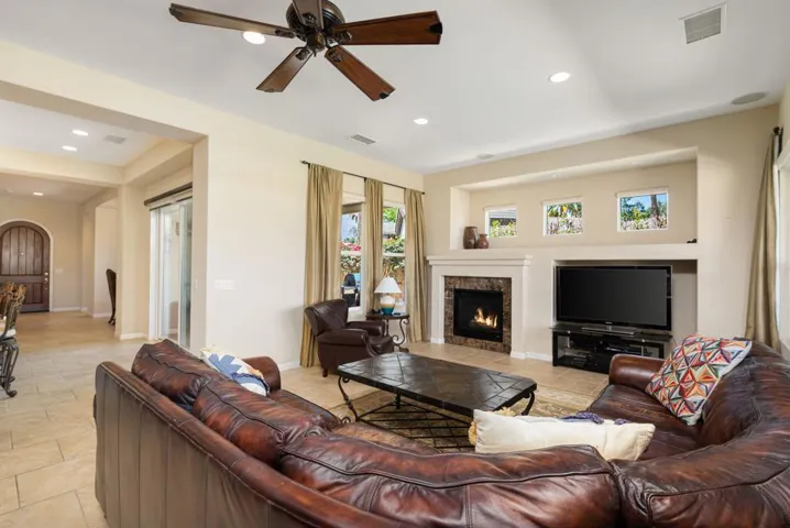 21-web-or-mls-JMTulare_OPMG_0426_021