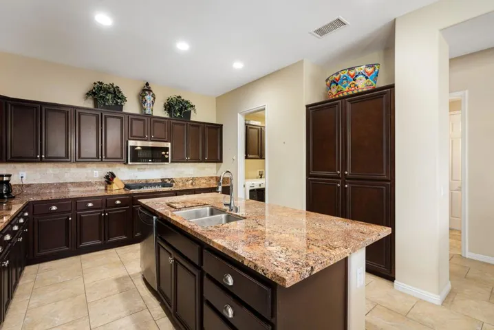 16-web-or-mls-JMTulare_OPMG_0426_016