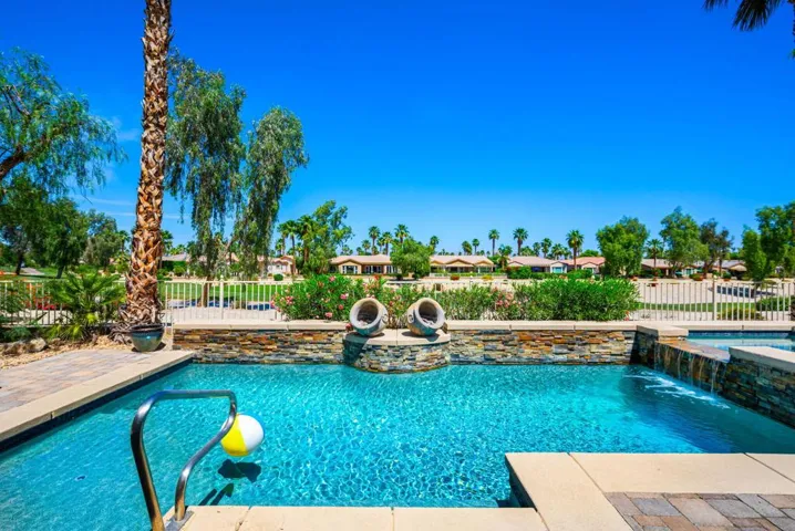 31-web-or-mls-JMTulare_OPMG_0426_031