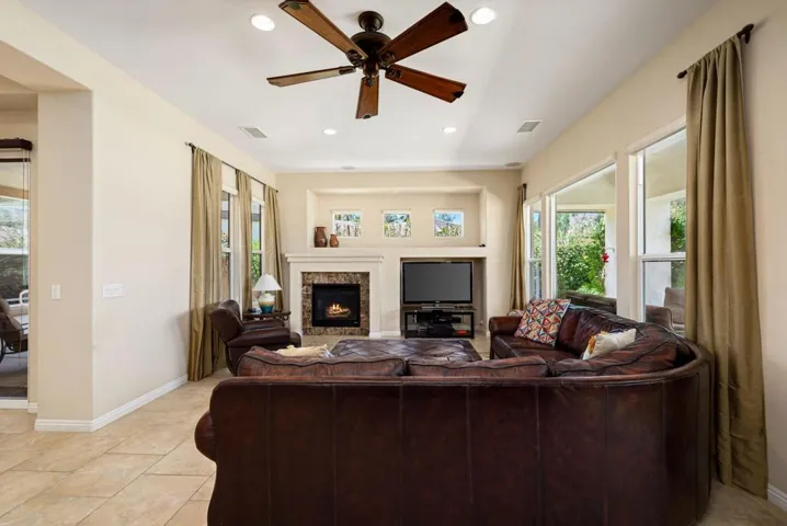 20-web-or-mls-JMTulare_OPMG_0426_020