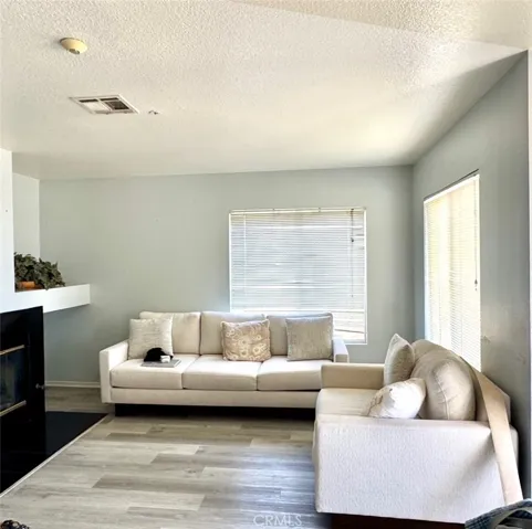 11954 Edgecliff, Sylmar, California 91342