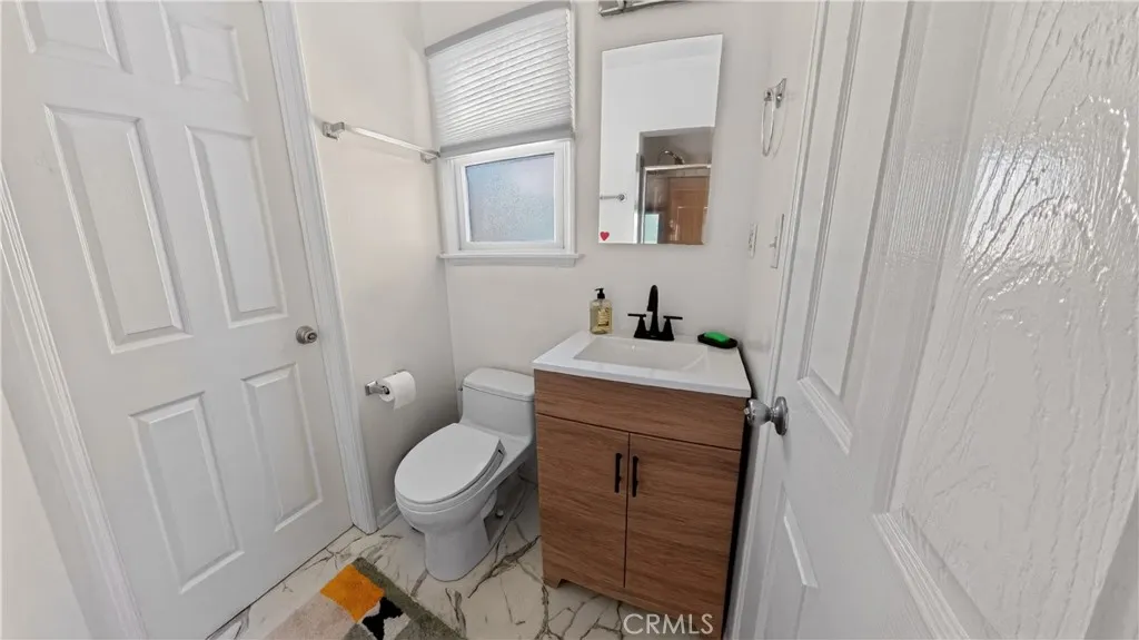 Guest Bathroom 2 w Shower