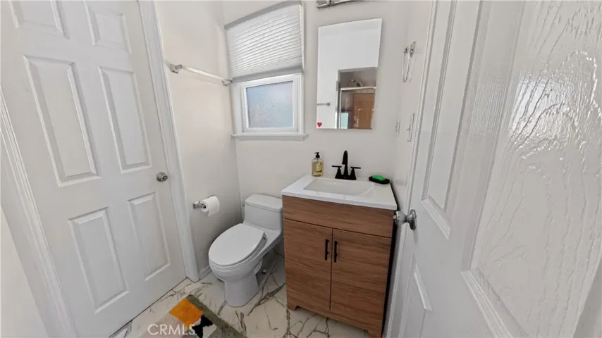 Guest Bathroom 2 w Shower