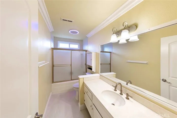 Upstairs Full Bath