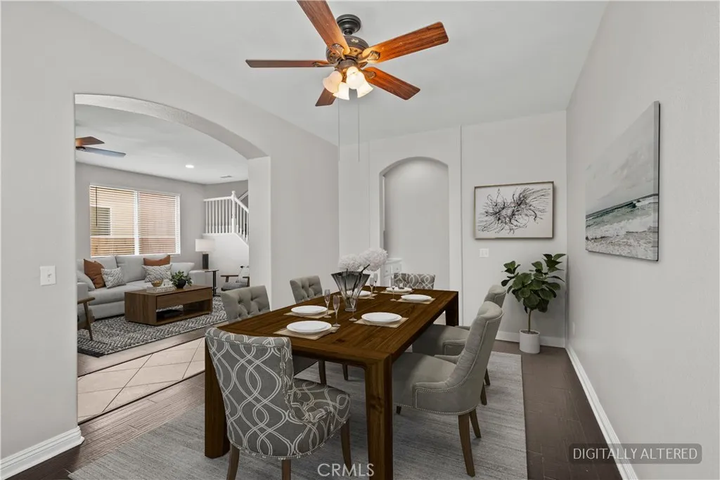 Dining virtually staged