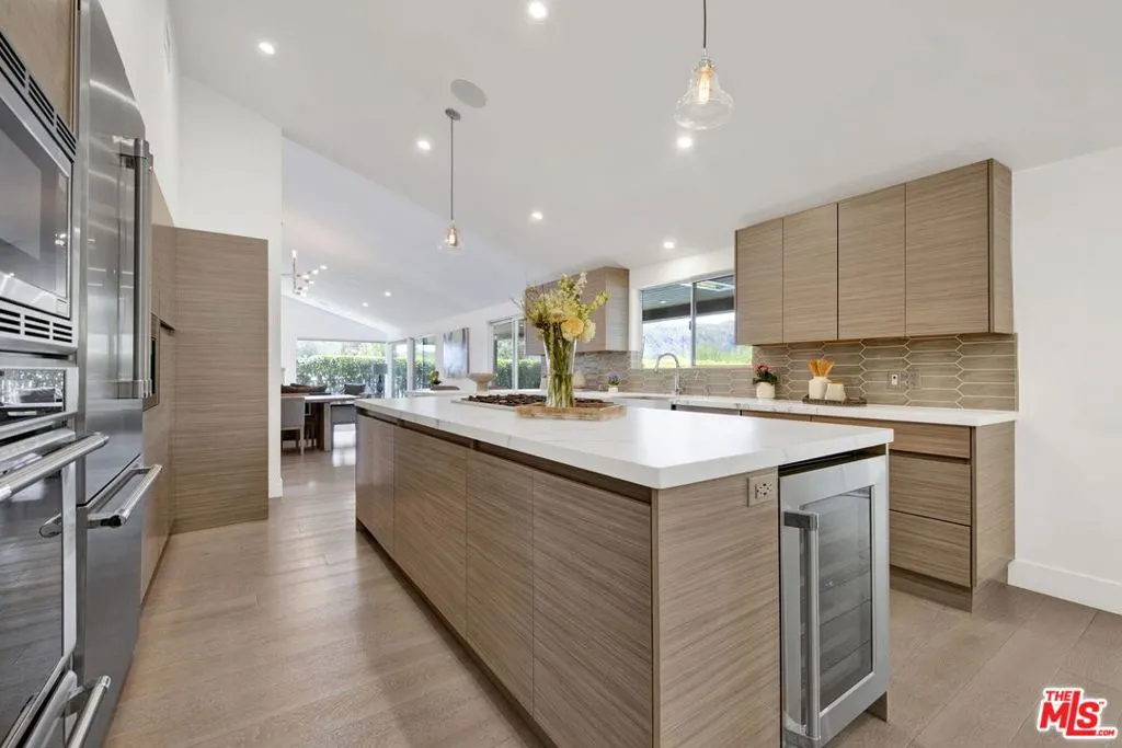 Top appliances, wine fridge