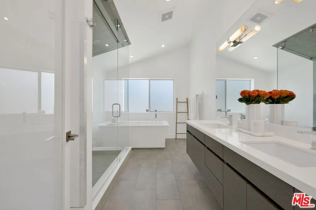 Primary bath with Japanese toi