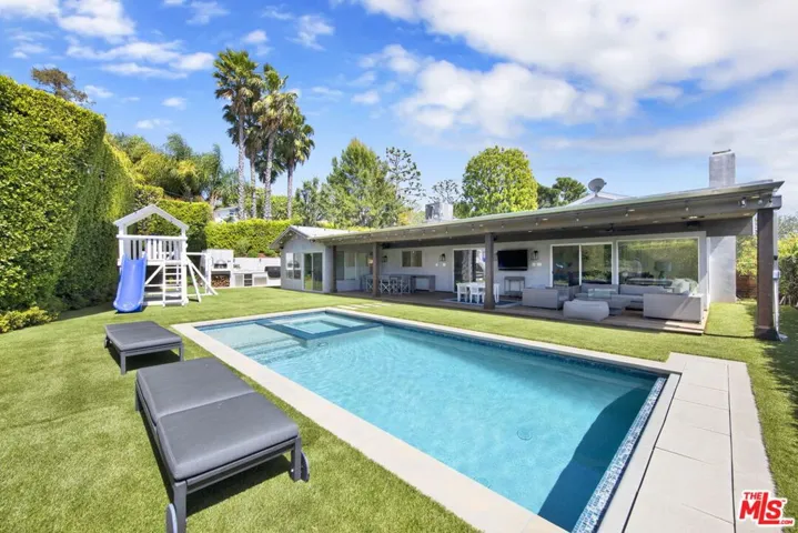 Pool, inground hot-tub