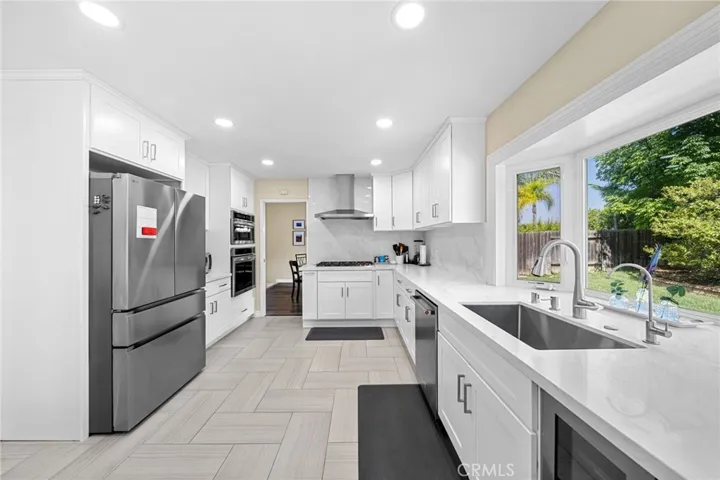 NEW KITCHEN AND APPLIANCES