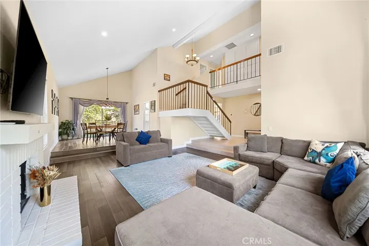 FORMAL LIVING DINING