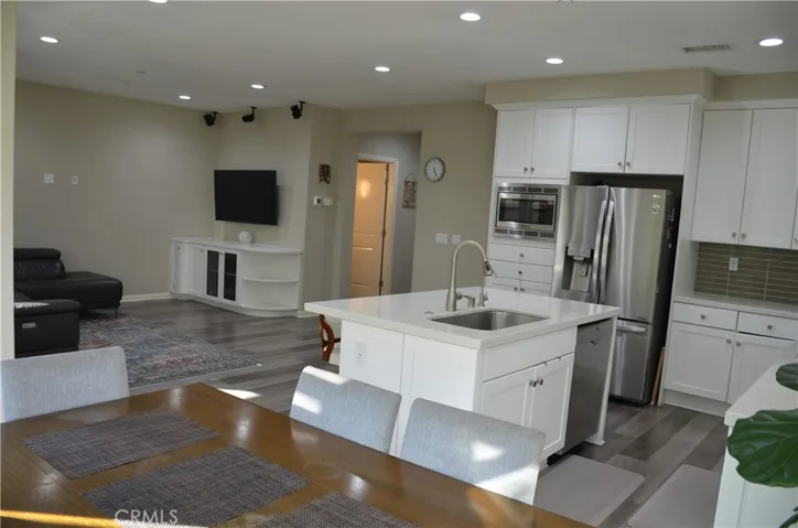 133 Augustine, Irvine, California 92618