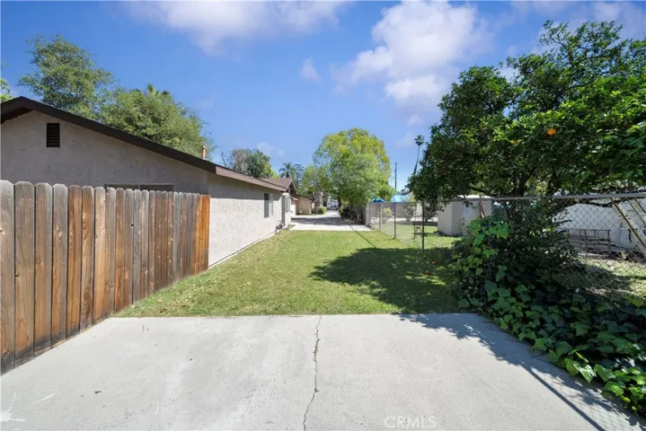 1909 N Summit, Pasadena, California 91103