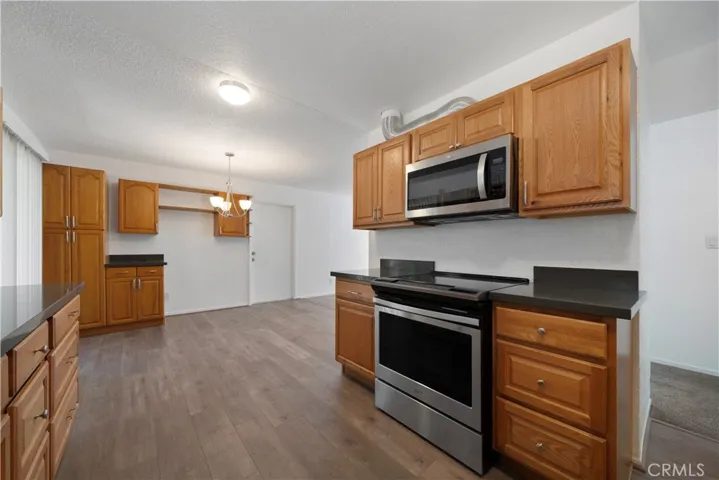 1909 N Summit, Pasadena, California 91103