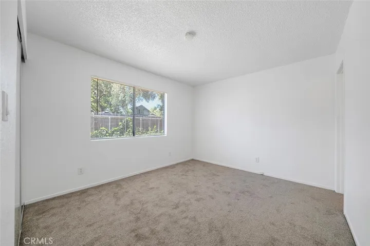 1909 N Summit, Pasadena, California 91103