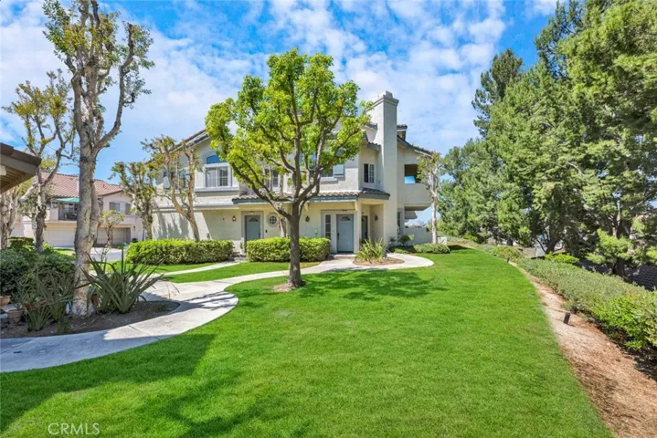 Beautiful upper end unit