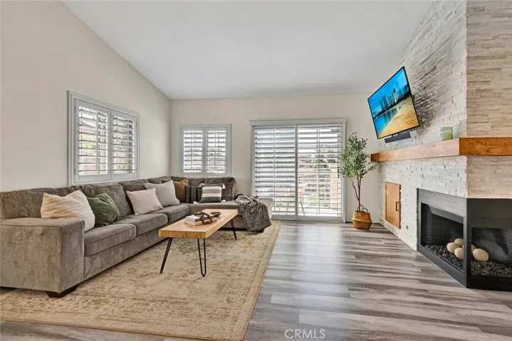 Vaulted ceilings and many windows