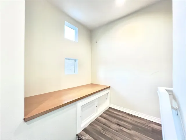 Reading nook area with storage space beneath