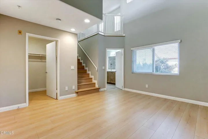28-719 E Tujunga Ave E-28