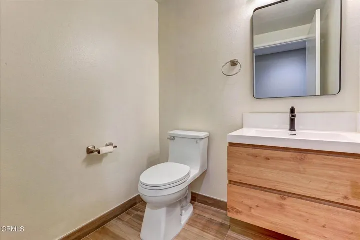 19-719 E Tujunga Ave E-19