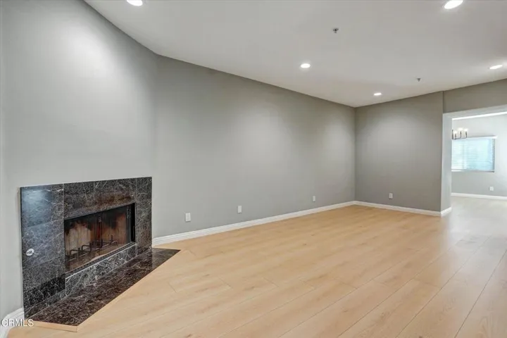 07-719 E Tujunga Ave E-7