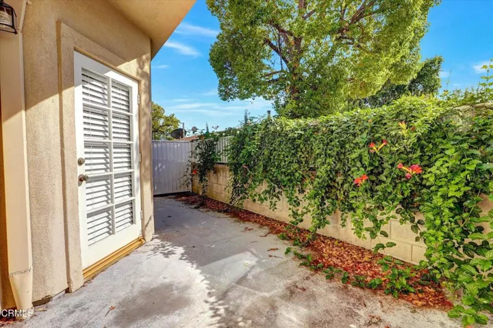 16-719 E Tujunga Ave E-16