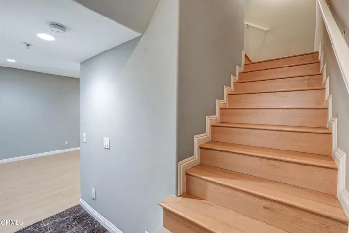 20-719 E Tujunga Ave E-20