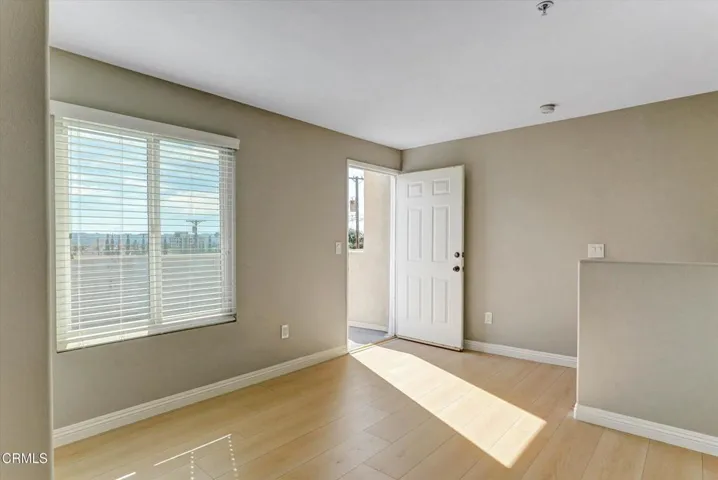 34-719 E Tujunga Ave E-34