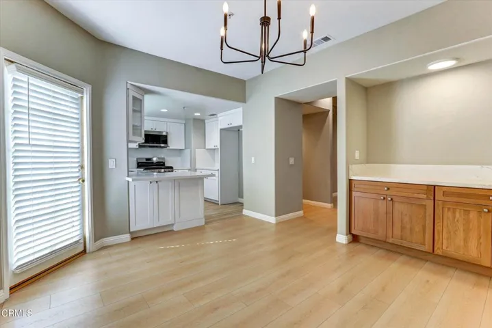 18-719 E Tujunga Ave E-18