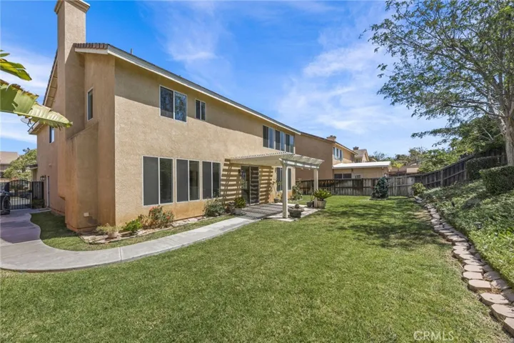 388 Snowbird Lane, Corona, California 92882