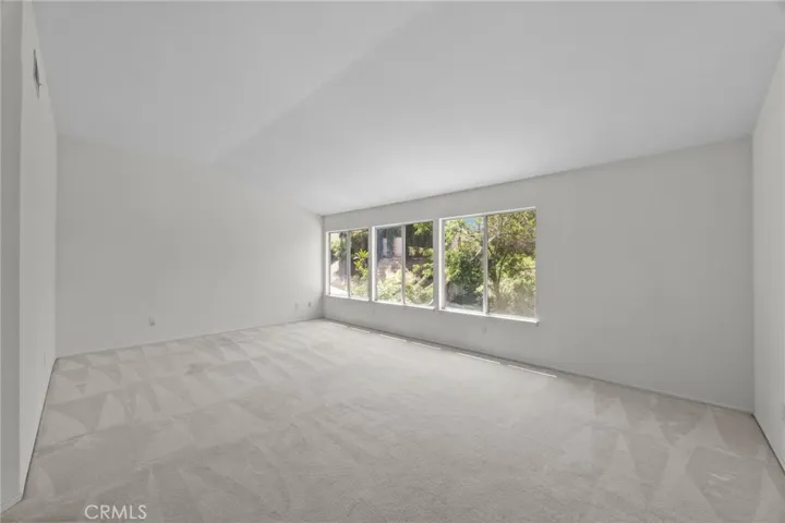 388 Snowbird Lane, Corona, California 92882