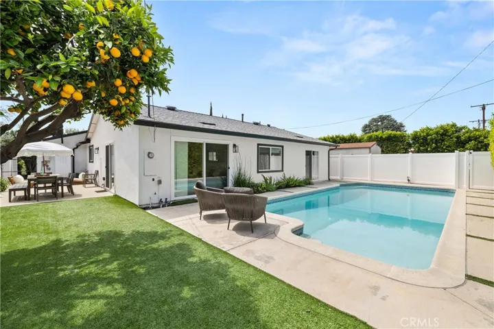 Spectacular pool and back yard