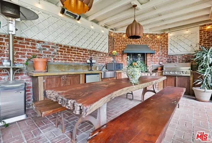 516 S Rimpau Boulevard, Los Angeles, California 90020