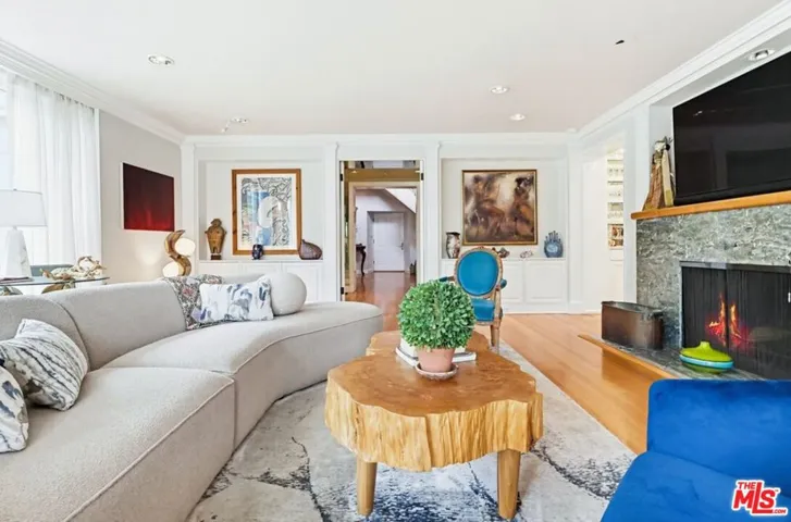 516 S Rimpau Boulevard, Los Angeles, California 90020
