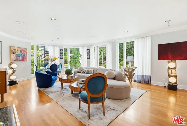 516 S Rimpau Boulevard, Los Angeles, California 90020