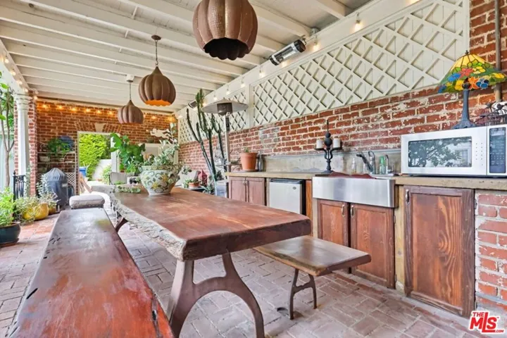 516 S Rimpau Boulevard, Los Angeles, California 90020