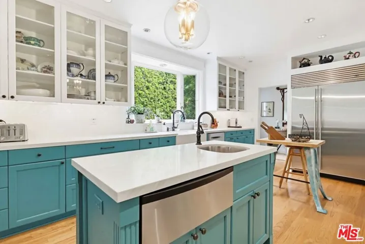 516 S Rimpau Boulevard, Los Angeles, California 90020