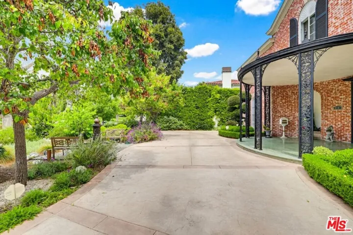 516 S Rimpau Boulevard, Los Angeles, California 90020